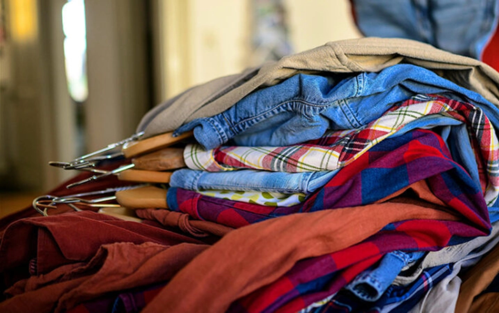 Vêtements anciens : les meilleures méthodes pour les restaurer